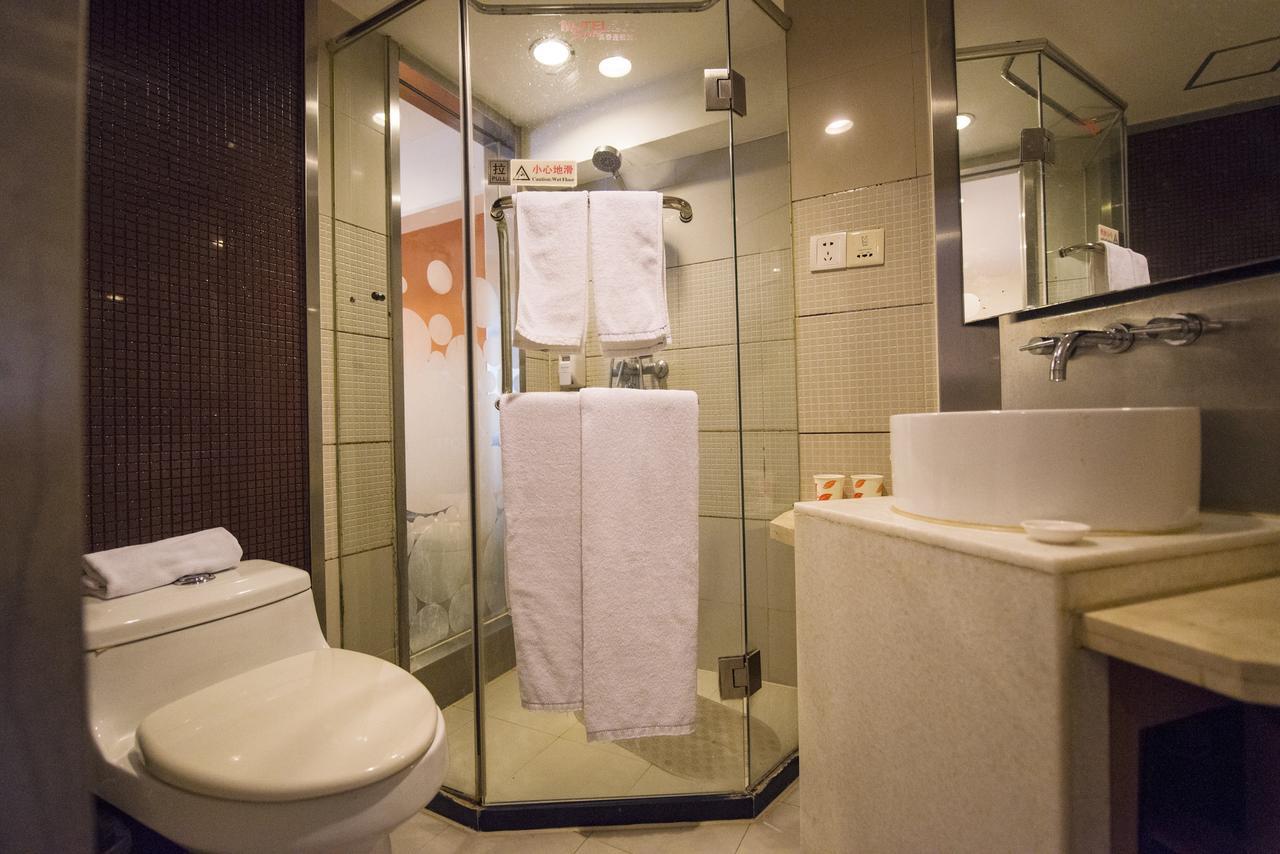 Motel Chongqing Jiefangbai Hongyadong Pedestrian Street Zewnętrze zdjęcie